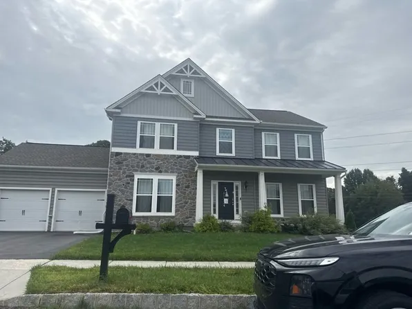 28 Pelham Dr, Coatesville, PA 19320