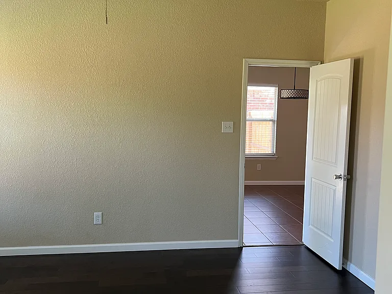 1501 Applegate Way — Photo 23