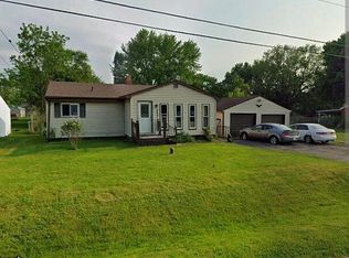 4455 Burgundy Dr, Flint, MI 48506