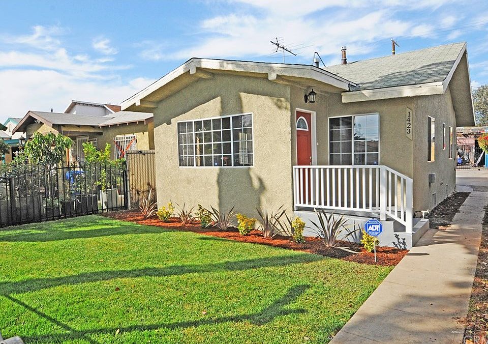 1st image of 1423 W 58th Pl
