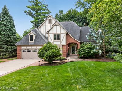 27261 Apple Tree Ln, Franklin, MI, 48025