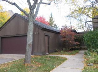 8 Southwick Ct, Ann Arbor, MI 48105