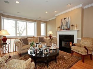 1155 W Eddy St #1, Chicago, IL 60657