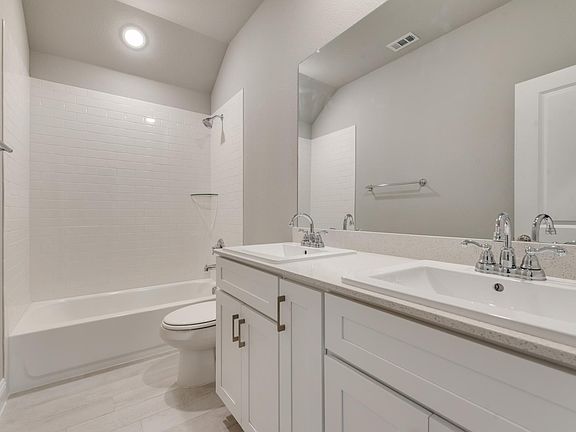 4th image of 1078 Norias Dr