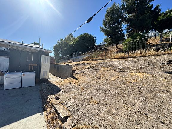 3rd image of 8136 Dodie St