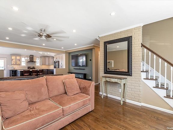 4th image of 310 Walter Ave
