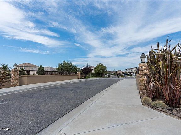 3rd image of 1348 W Milford Way
