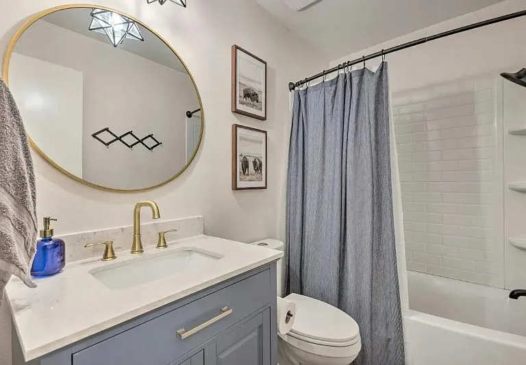 4553 S Roanoke Ave — Photo 2