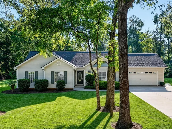 137 Suwanee Ct, Senoia, GA 30276