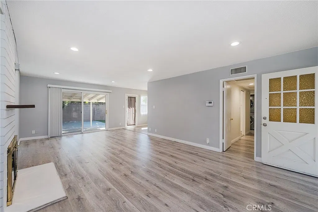 3 bed, 1260 sqft, $4,000 — Photo 3