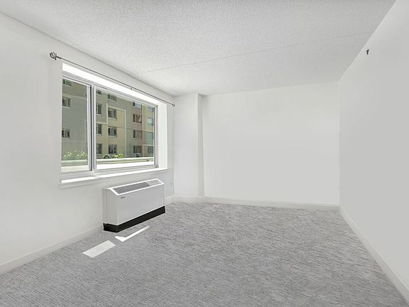 3rd image of 40 W 116th St APT A316