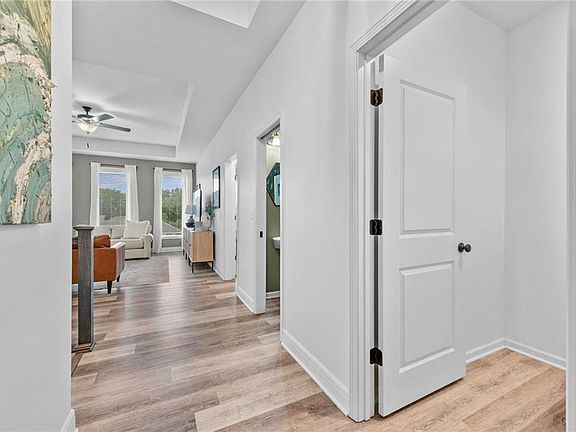 4th image of 9600 N Lenox Pl