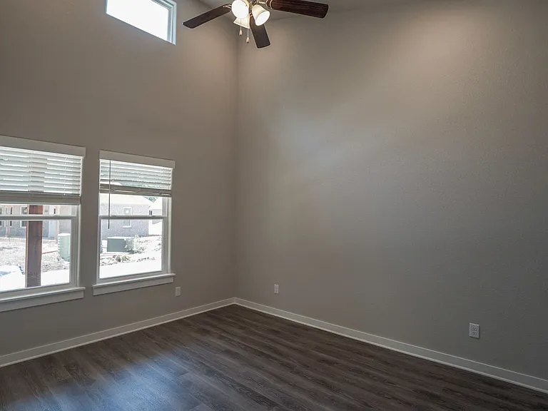 668 N Honey Locust Bnd — Photo 7