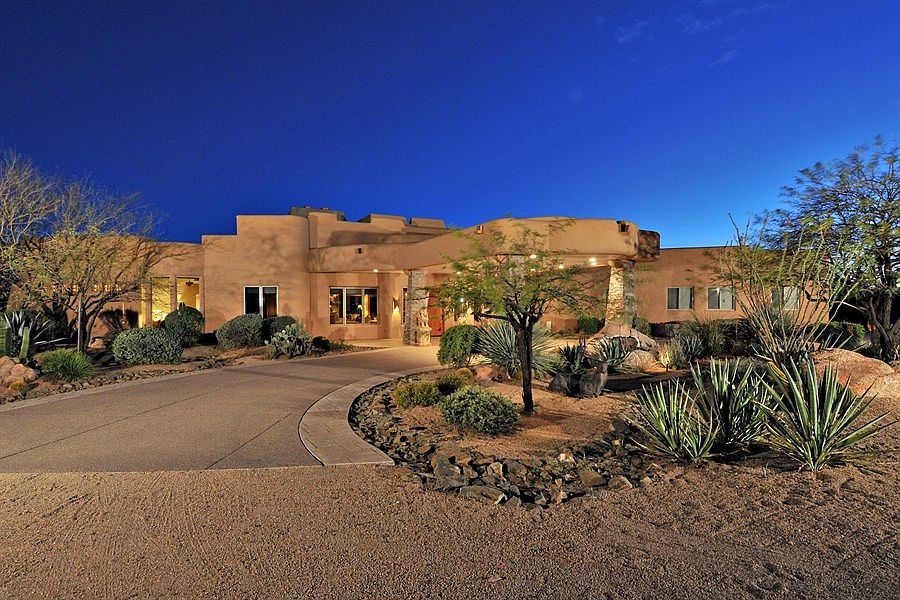 Front of Home on 5 Acres!