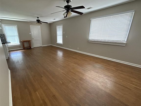 3rd image of 1041 Rosemont St