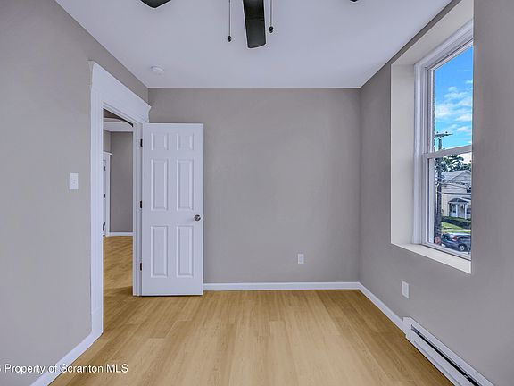 3rd image of 380 Scott St APT 4