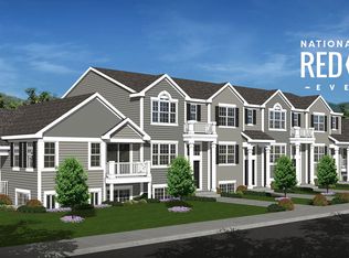 2447 Upland Rd, Pingree Grove, IL 60140