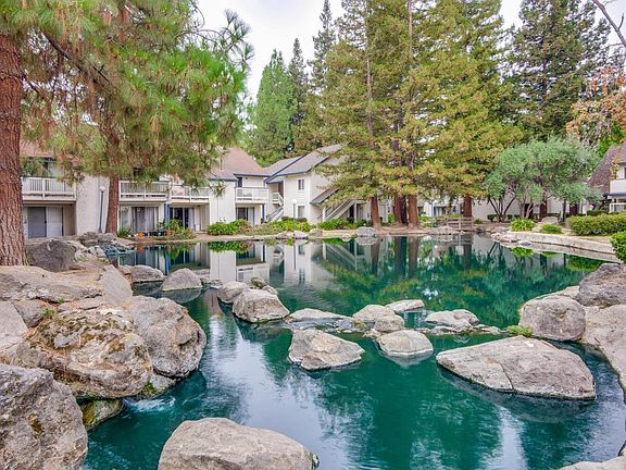 3rd image of 2212 Summereve Ct