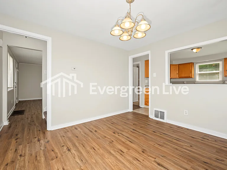 610 Maplehurst Dr — Photo 6