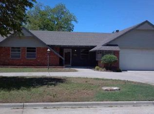 7114 NW Woodland Cir, Lawton, OK 73505