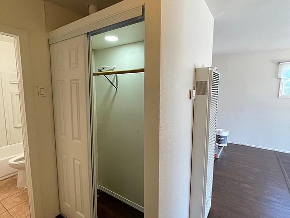5th image of 3572 Clairemont Dr