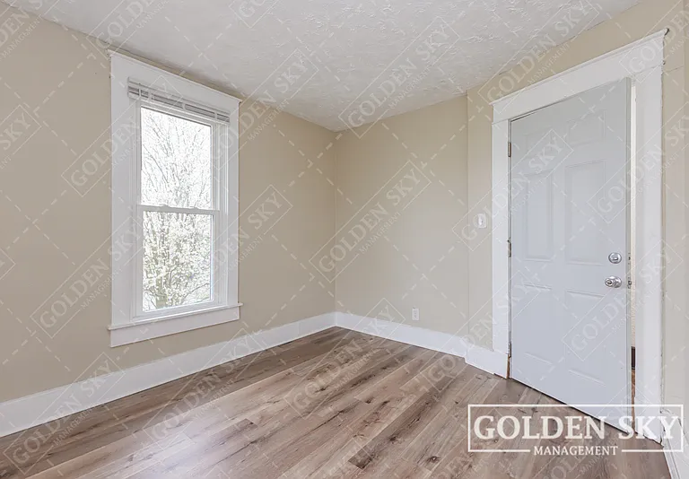 219 E Willard St #3 — Photo 8