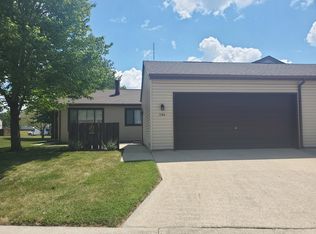 1104 Laura Dr #1104, Champaign, IL 61822