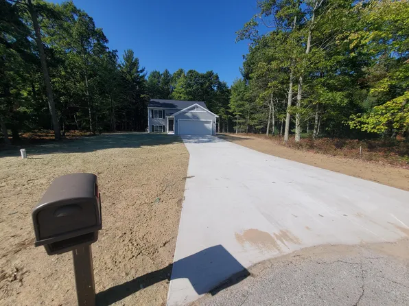 3143 Angelwood Dr, Muskegon, MI 49445