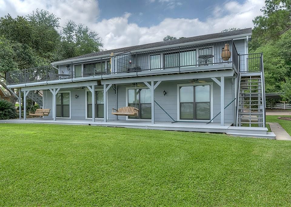1st image of 31 Lakeview Vlg
