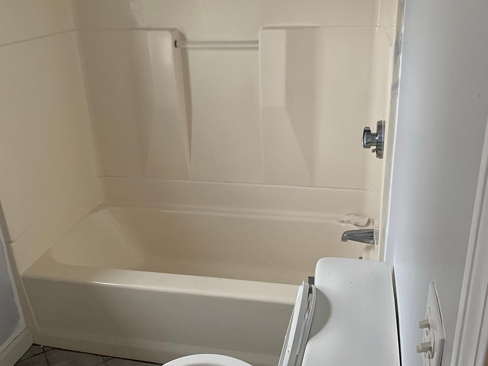 2nd image of 61 Oak St #2