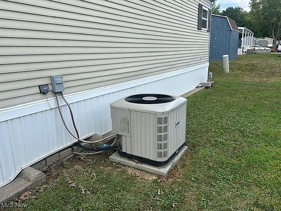 3rd image of 18 Oakwood Dr #17