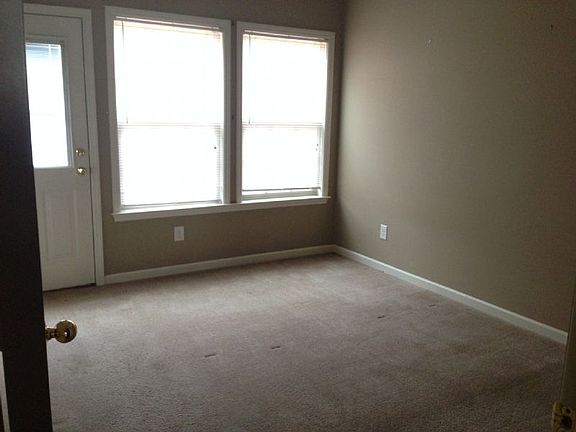 4th image of 3222 Brookside Dr NW