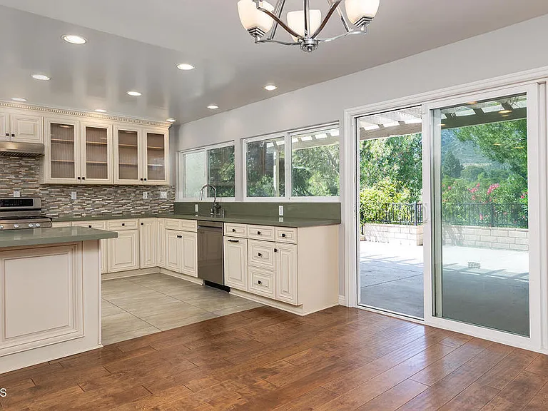 781 Starlight Heights Dr — Photo 6