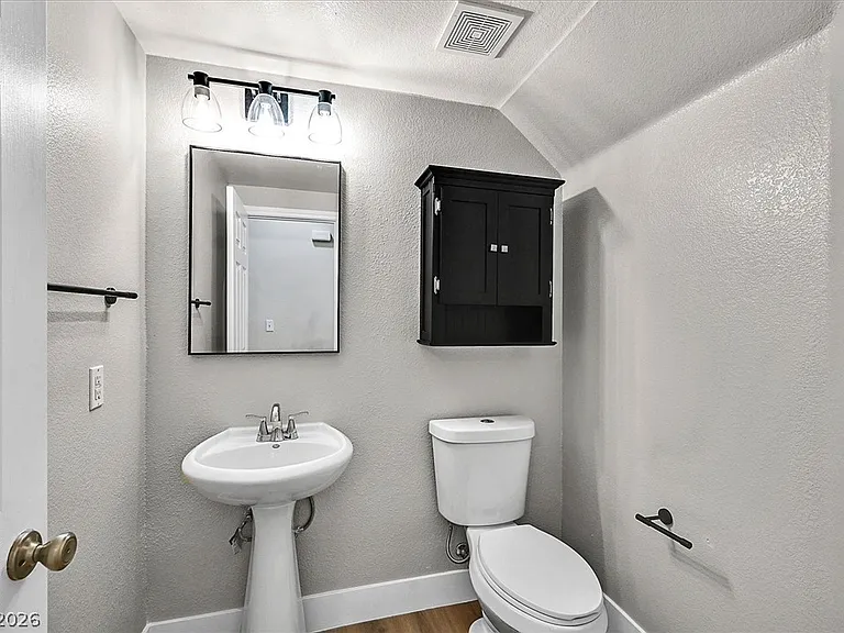 9404 Jewel Lake Ave — Photo 22