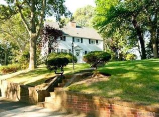 106 Fairview Rd, Farmingdale, NY 11735