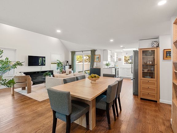 3rd image of 14 Essex Rd
