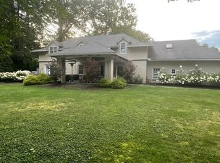 303 Pine Rd, Sewickley, PA 15143