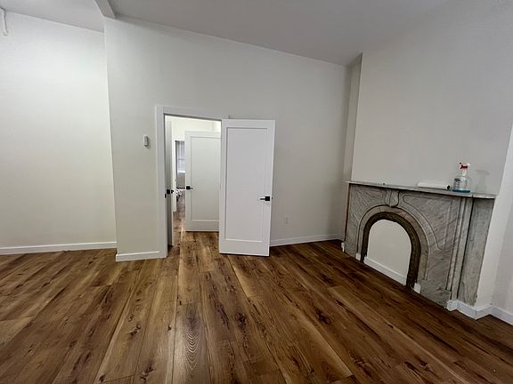 3rd image of 405 W 46th St APT 1F