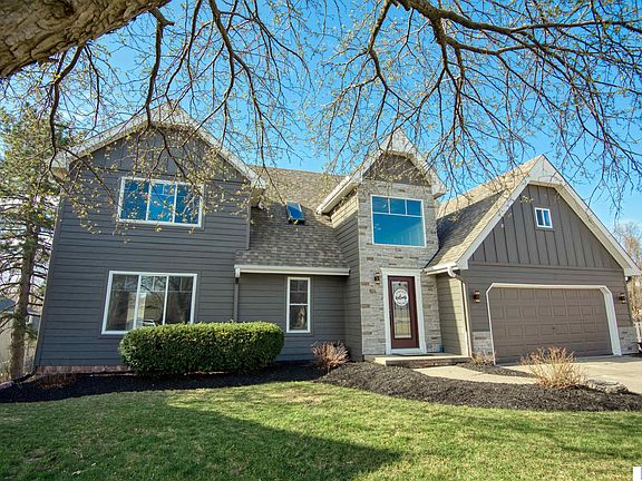 3rd image of 4380 S 152nd Cir