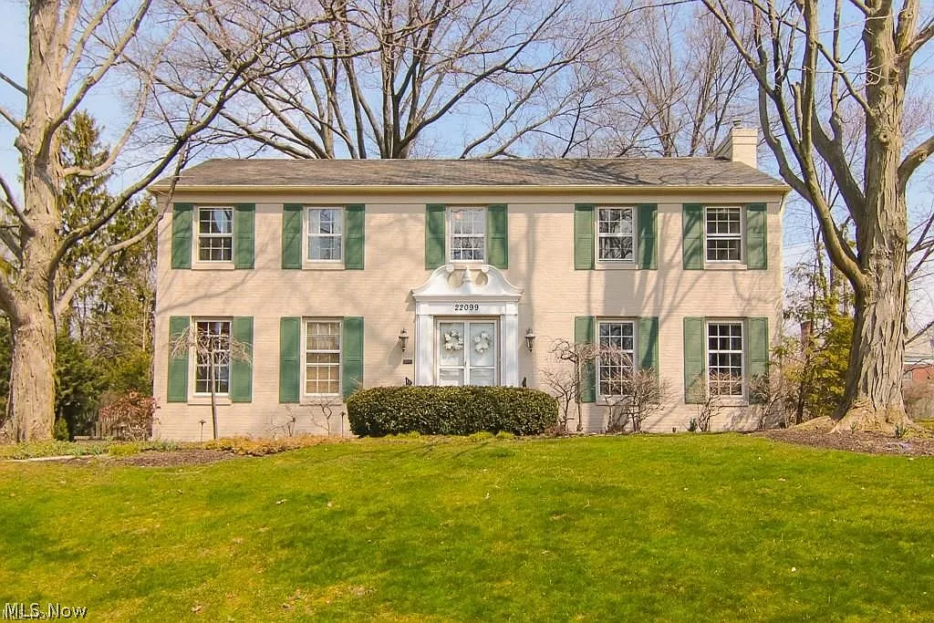 22099 Shelburne Rd photo 1