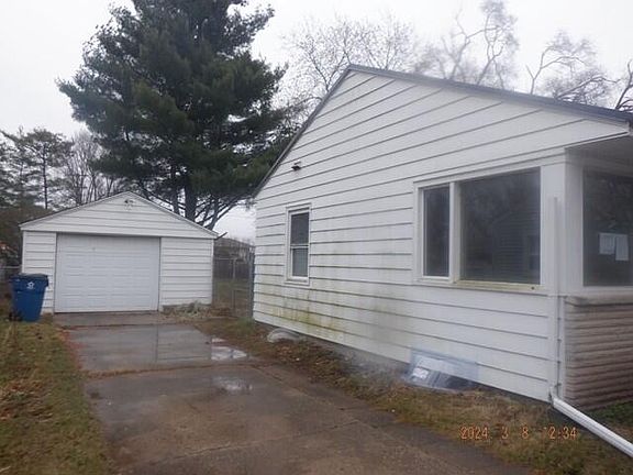 3rd image of 806 Avondale Dr