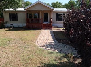 706 Grayson St, Nocona, TX 76255