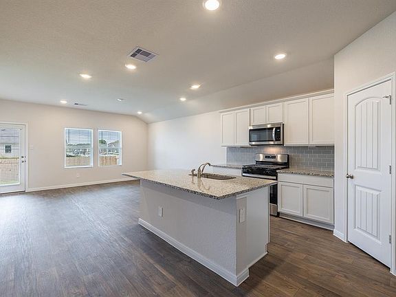 5th image of 315 Belmont Pl