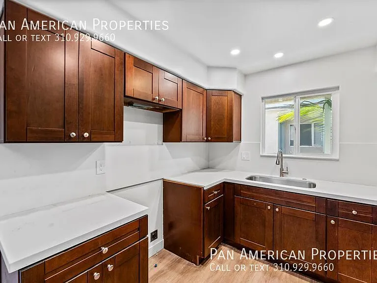 975 Laguna Dr #19 — Photo 12