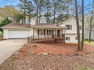 320 Primrose Ln, Auburn, GA 30011
