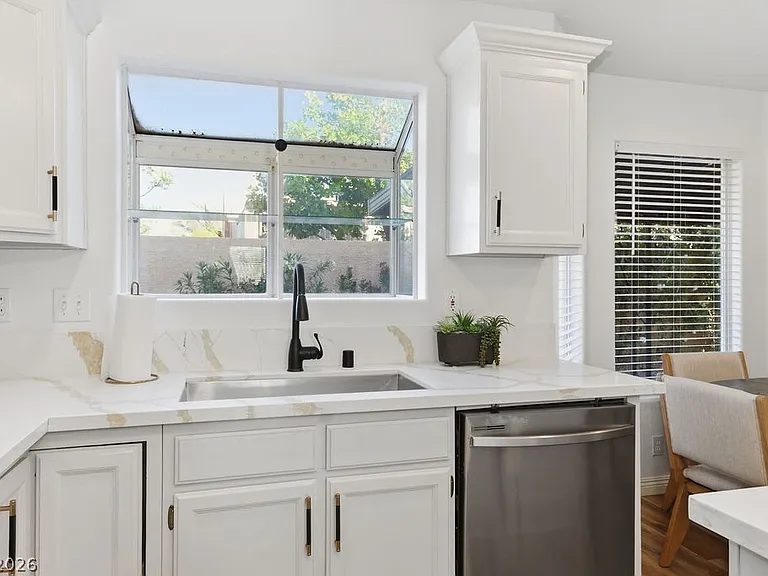 1034 Skysail Dr — Photo 10