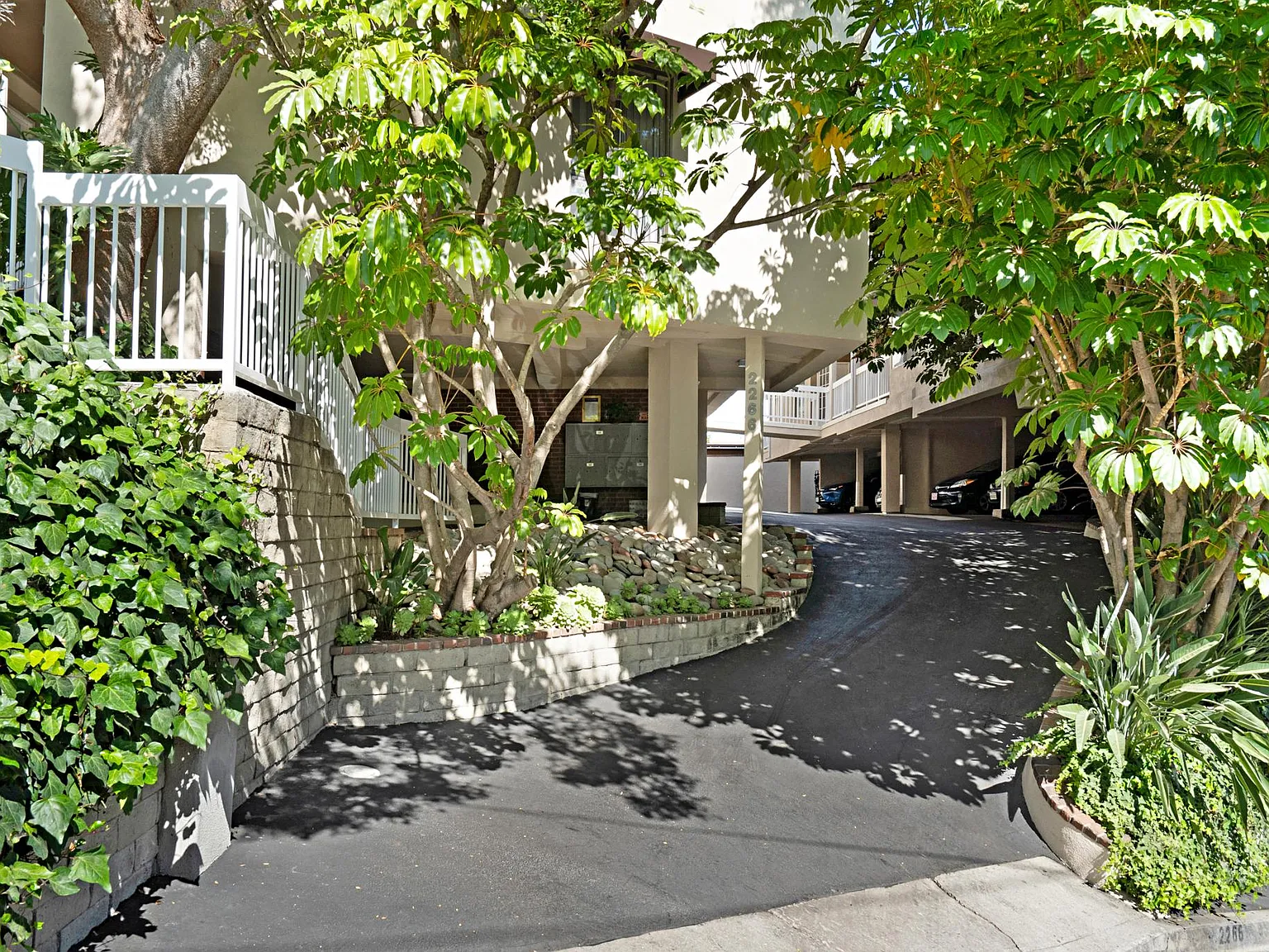 2 bed, 700 sqft, $2,495 — Photo 4