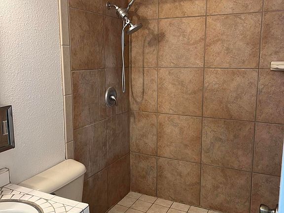 4th image of 2320 Sandwood Dr #6