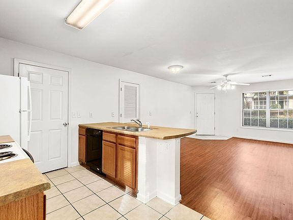 4th image of 420 E Magnolia Ave #4B-4Ba
