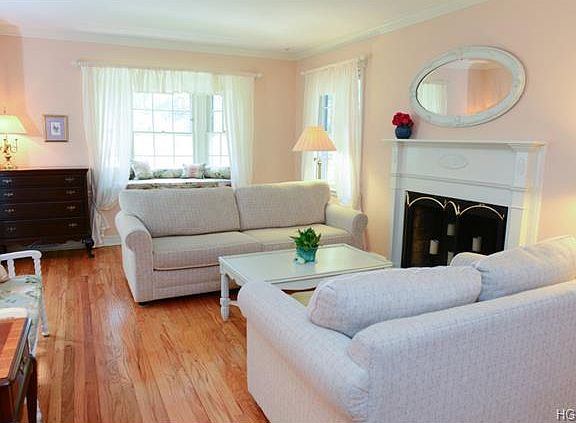 4th image of 34 Charlotte Pl